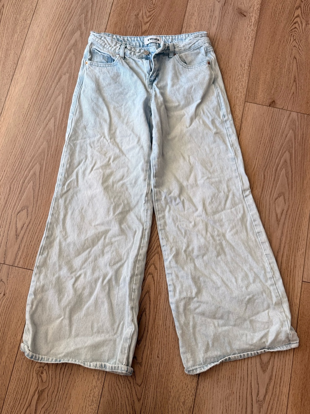 Light Wash Wide-Leg Jeans - Light Blue